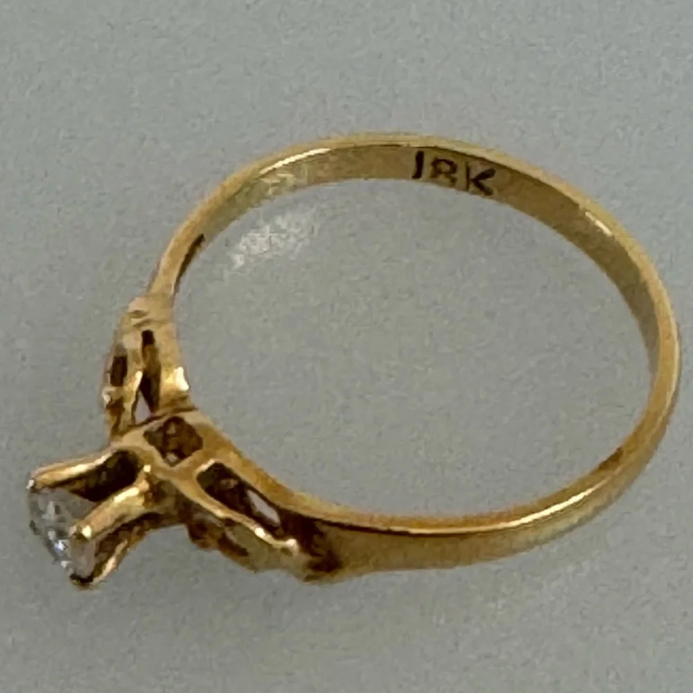 18k Diamond real solid gold engagement ring
